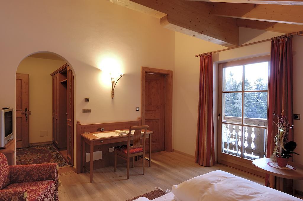 Apartments Hubertushof Dobbiaco Bagian luar foto