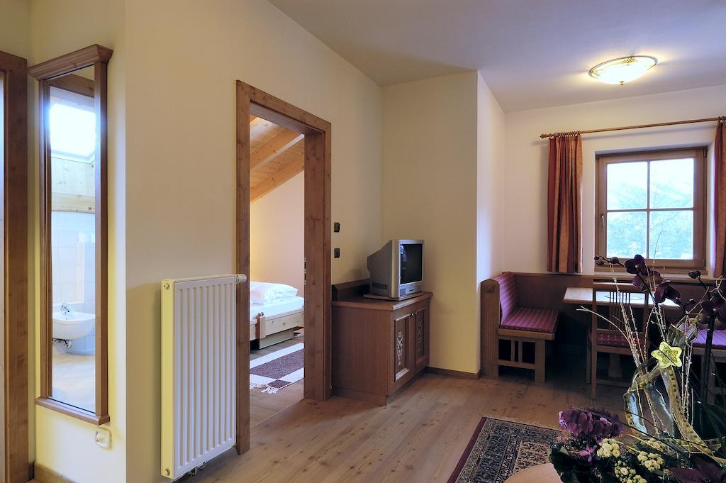 Apartments Hubertushof Dobbiaco Bagian luar foto